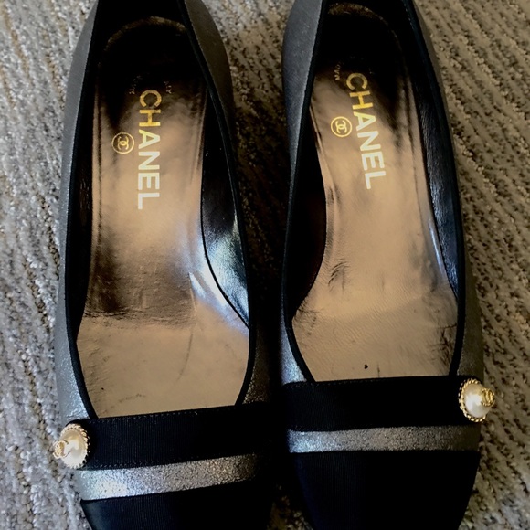Chanel silver black shoes - Picture 1 of 2